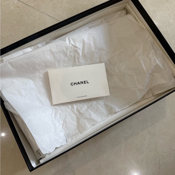 Chanel Box - Picture 2 of 11